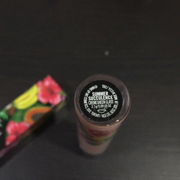 MAC Cremesheen Glass in Summer Succulent - Picture 3 of 4